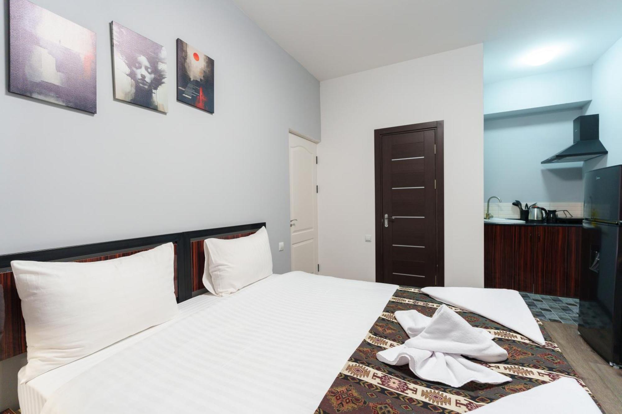 Gh Family Hotel Erevan Exterior foto