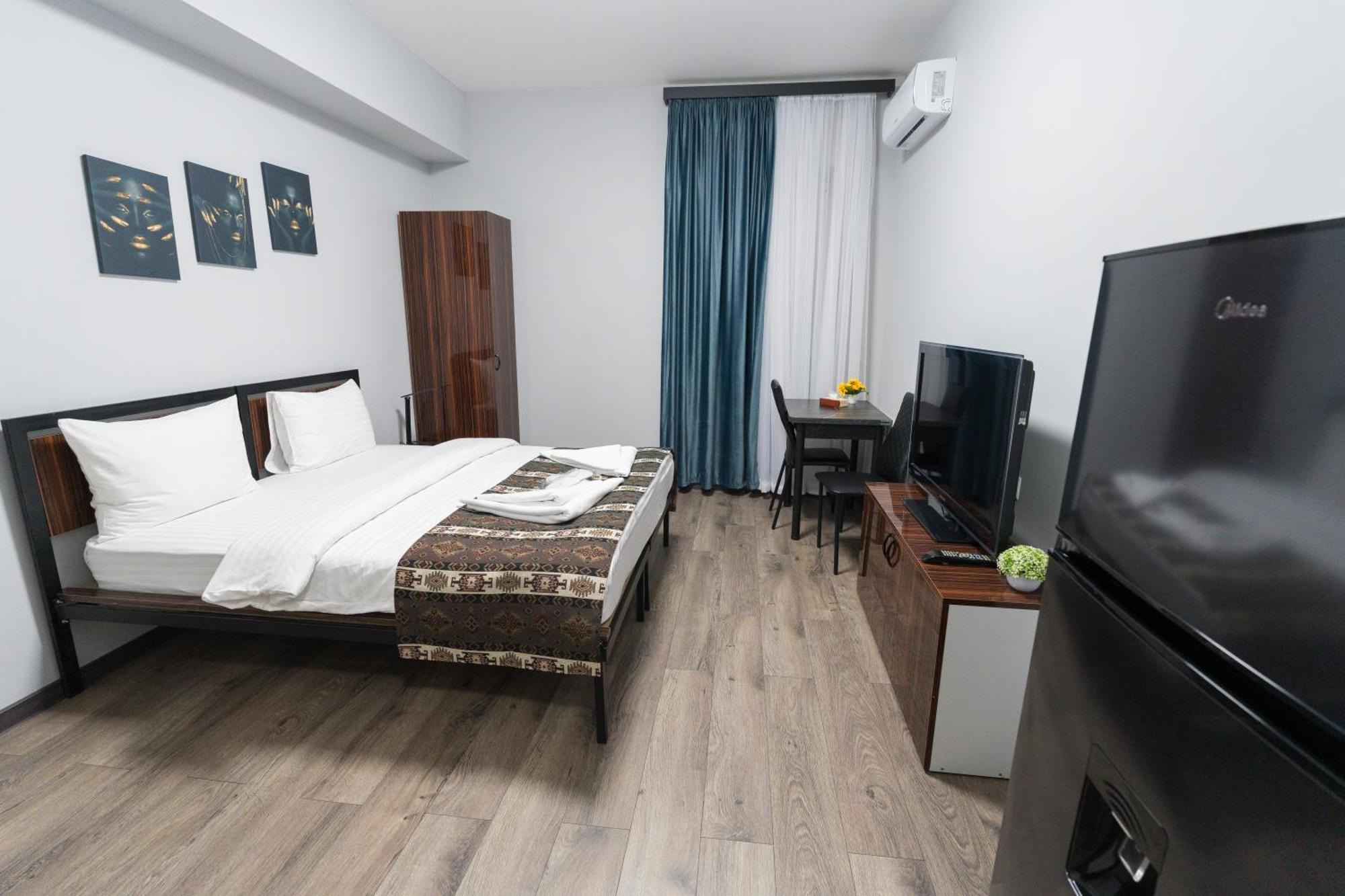 Gh Family Hotel Erevan Exterior foto