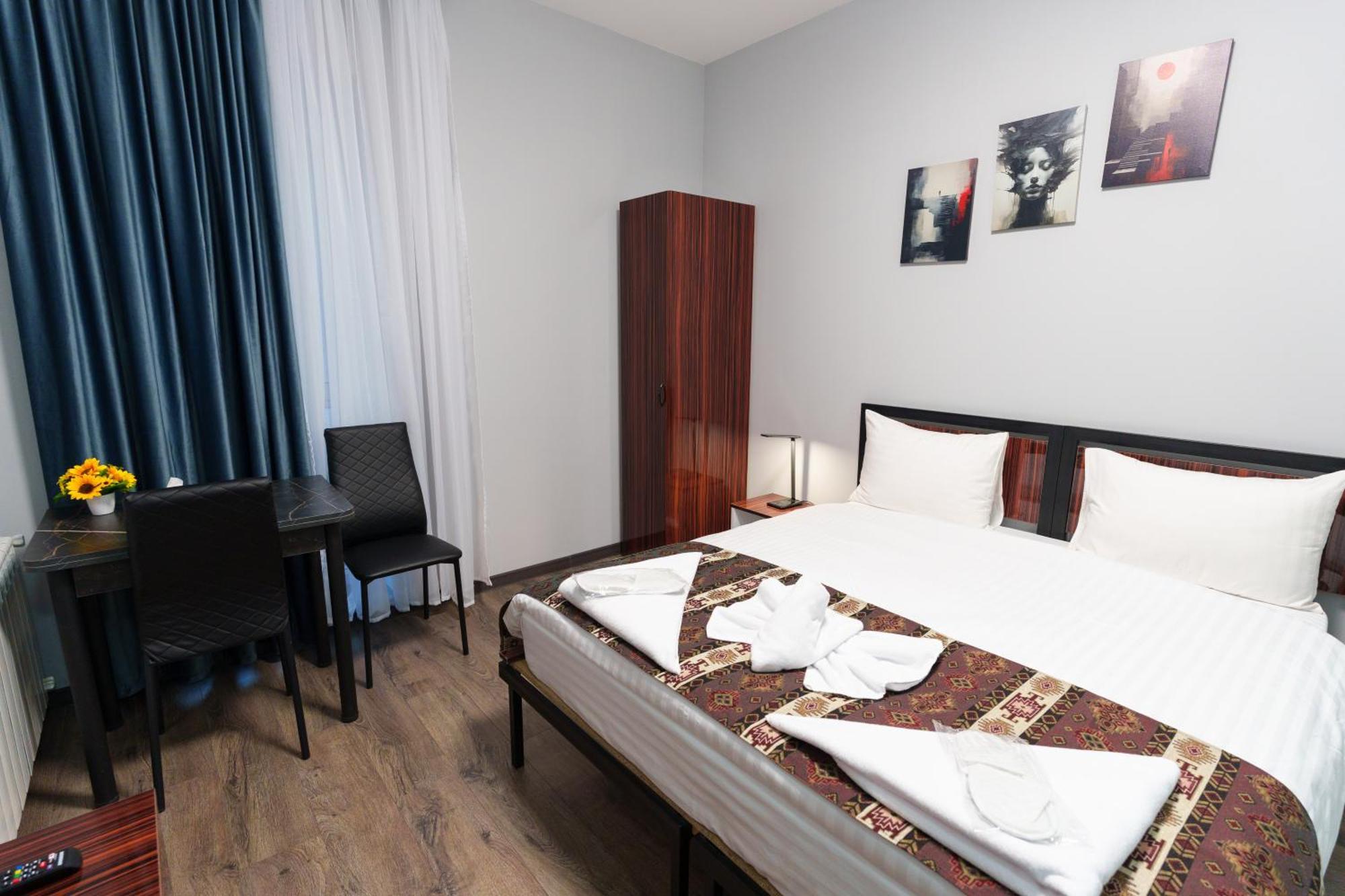 Gh Family Hotel Erevan Exterior foto