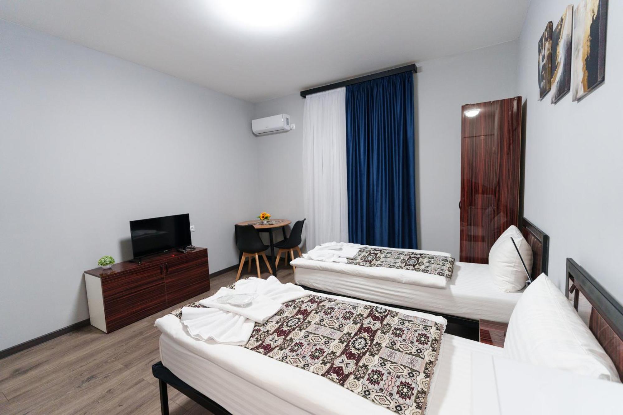 Gh Family Hotel Erevan Exterior foto